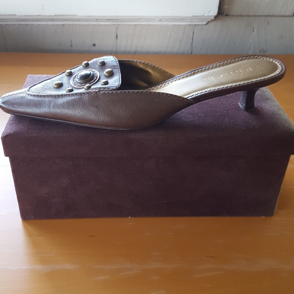 Shoes - Picture 6 of 7